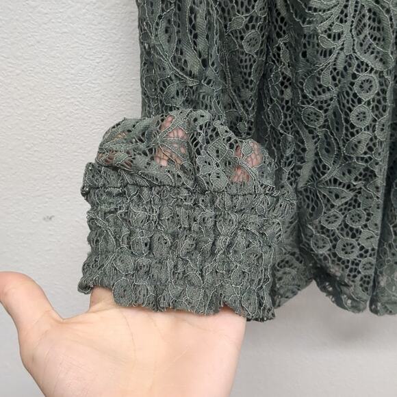 Cable and Gauge sage green lace turtle neck blouse size XL - Picture 5 of 7